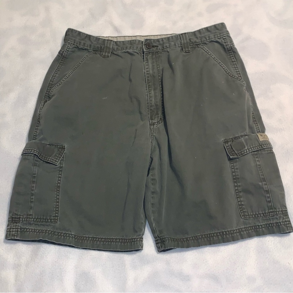 Wrangler Men’s Cargo Shorts Gray Sz 36 *Read Description*